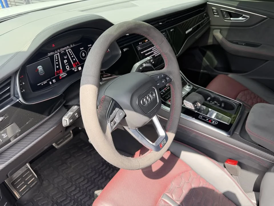 2025 Audi RS Q8 Performance - Image 4 of 20