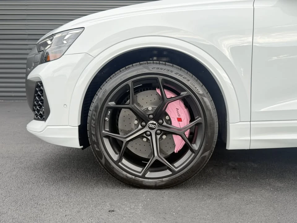 2025 Audi RS Q8 Performance - Image 12 of 20