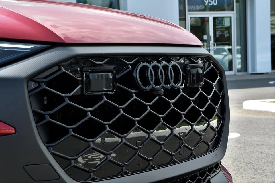 2025 Audi RS Q8 Performance - Image 4 of 4