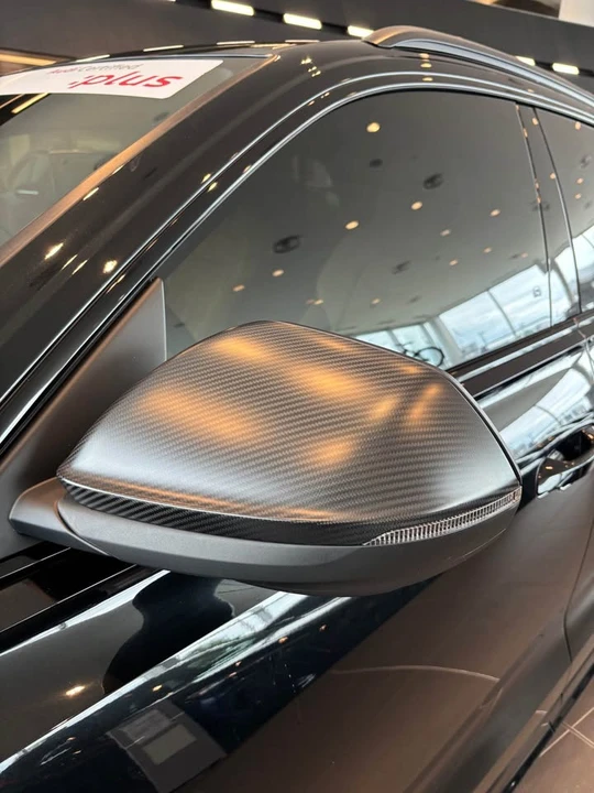 2025 Audi RS Q8 Performance - Image 15 of 17