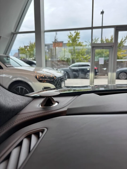 2025 Audi RS Q8 Performance - Image 16 of 17