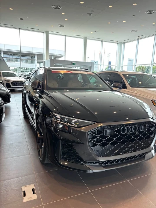 2025 Audi RS Q8 Performance - Image 3 of 17
