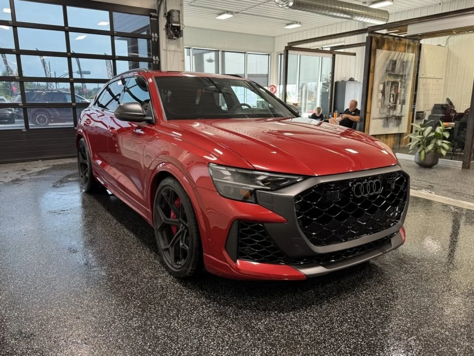 2025 Audi RS Q8 Performance - Image 5 of 10