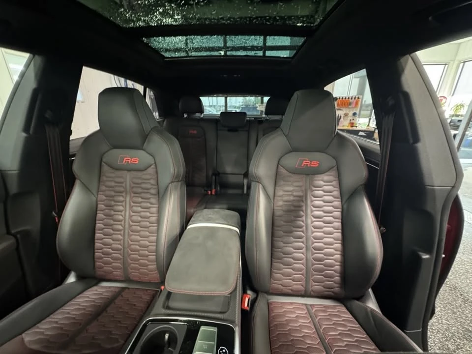 2025 Audi RS Q8 Performance - Image 8 of 10