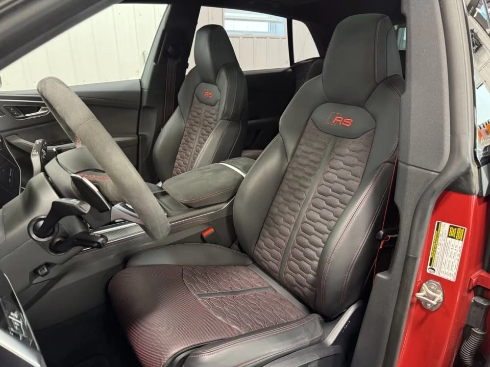 2025 Audi RS Q8 Performance - Image 9 of 10