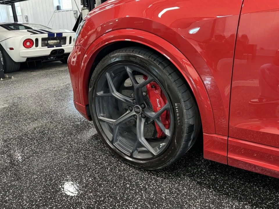 2025 Audi RS Q8 Performance - Image 7 of 10