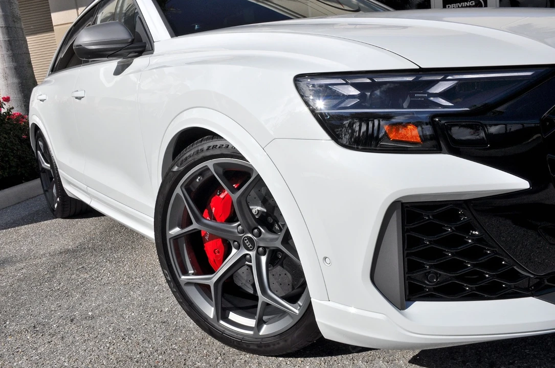 2025 Audi RS Q8 Performance - Image 2 of 21