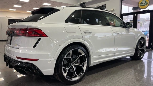 2025 Audi RS Q8 Performance - Image 4 of 31