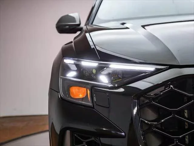 2025 Audi RS Q8 Performance - Image 2 of 17