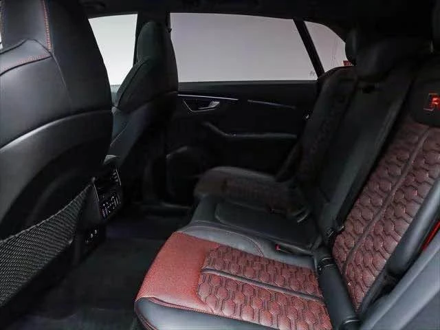 2025 Audi RS Q8 Performance - Image 11 of 17