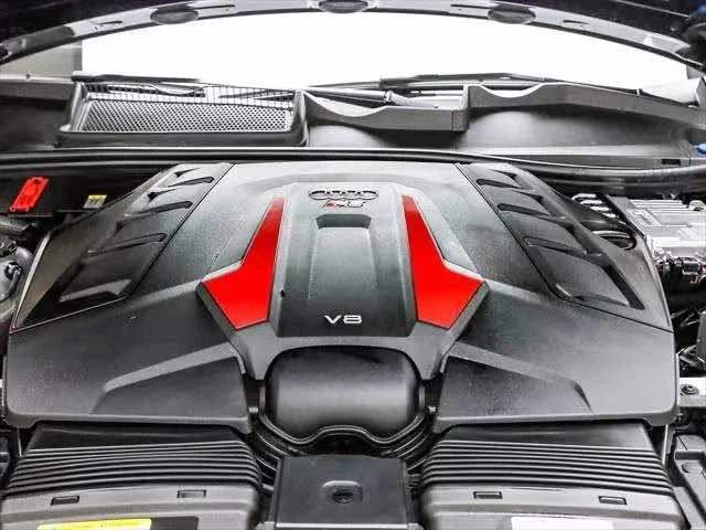 2025 Audi RS Q8 Performance - Image 13 of 17