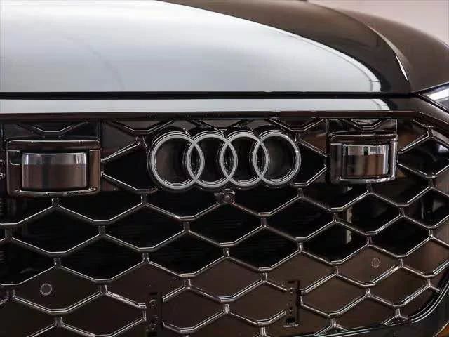 2025 Audi RS Q8 Performance - Image 3 of 17