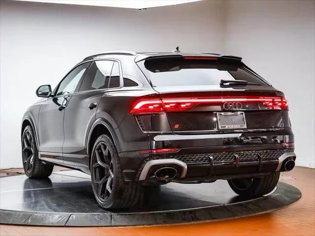 2025 Audi RS Q8 Performance - Image 16 of 17