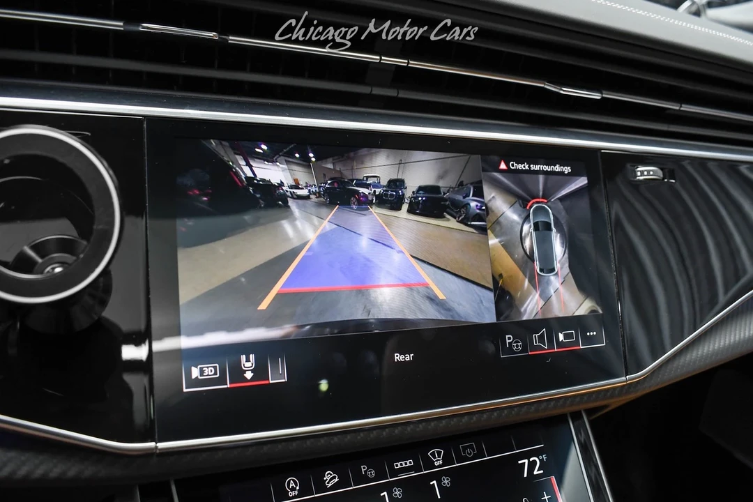 2025 Audi RS Q8 Performance - Image 15 of 21