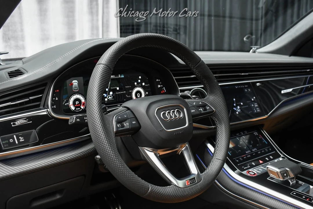 2025 Audi RS Q8 Performance - Image 9 of 12