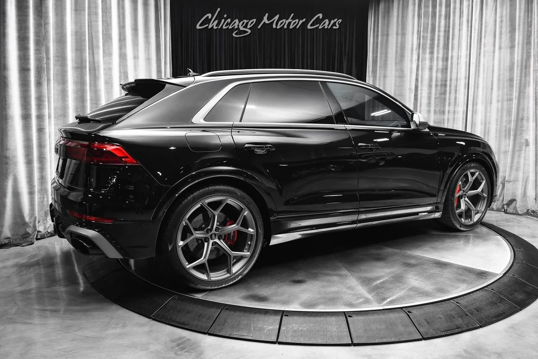 2025 Audi RS Q8 Performance - Image 5 of 12