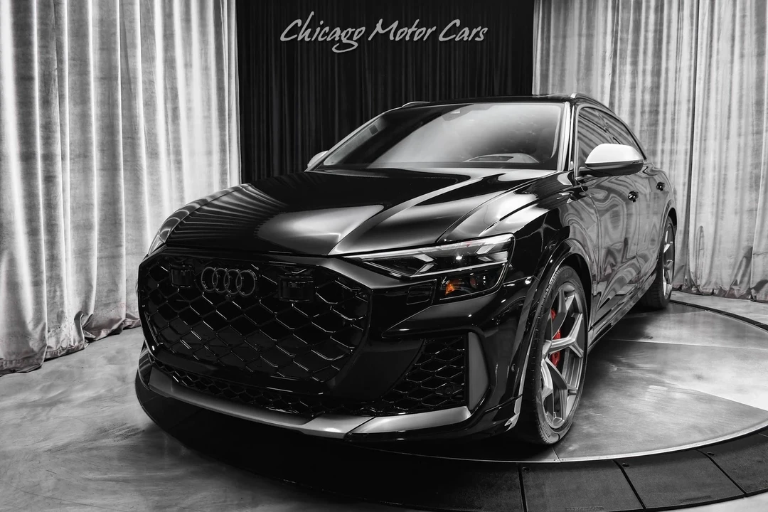 2025 Audi RS Q8 Performance - Image 2 of 12