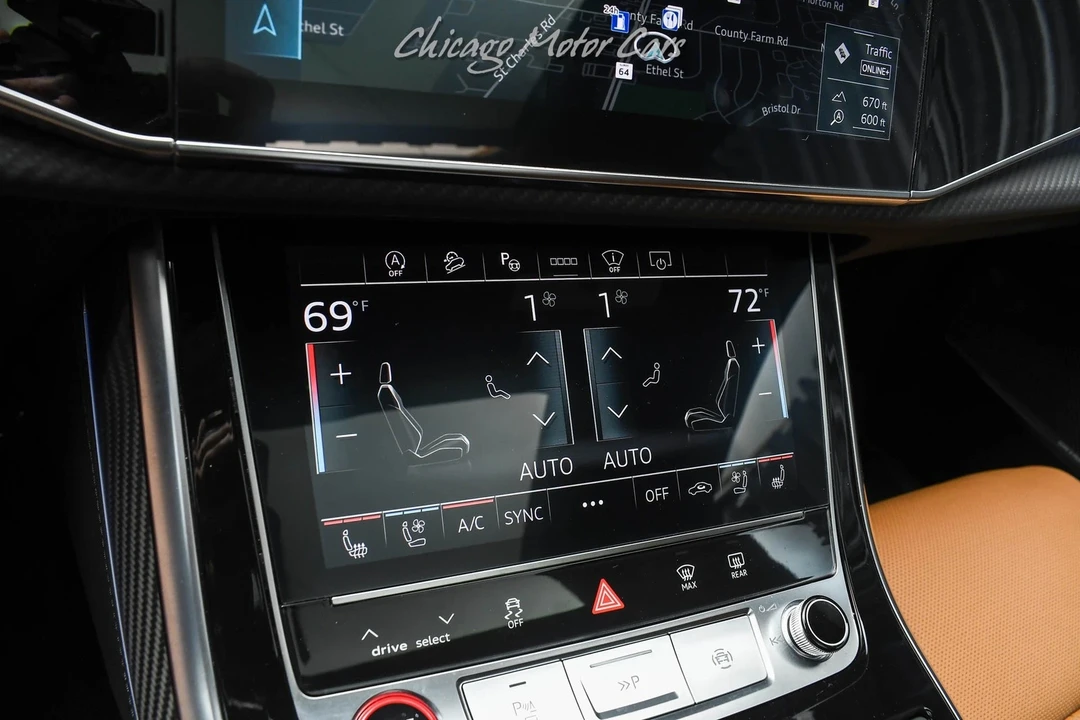 2025 Audi RS Q8 Performance - Image 18 of 21