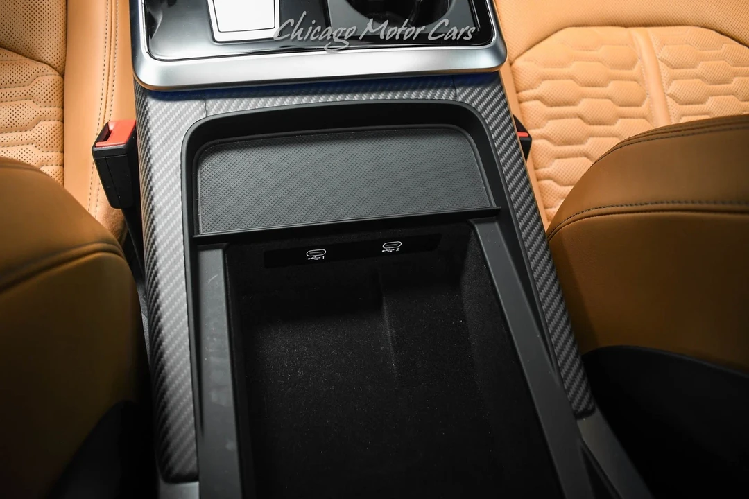 2025 Audi RS Q8 Performance - Image 20 of 21