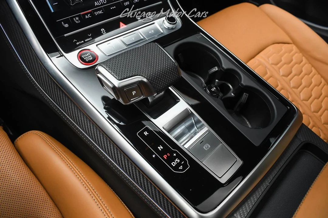 2025 Audi RS Q8 Performance - Image 19 of 21