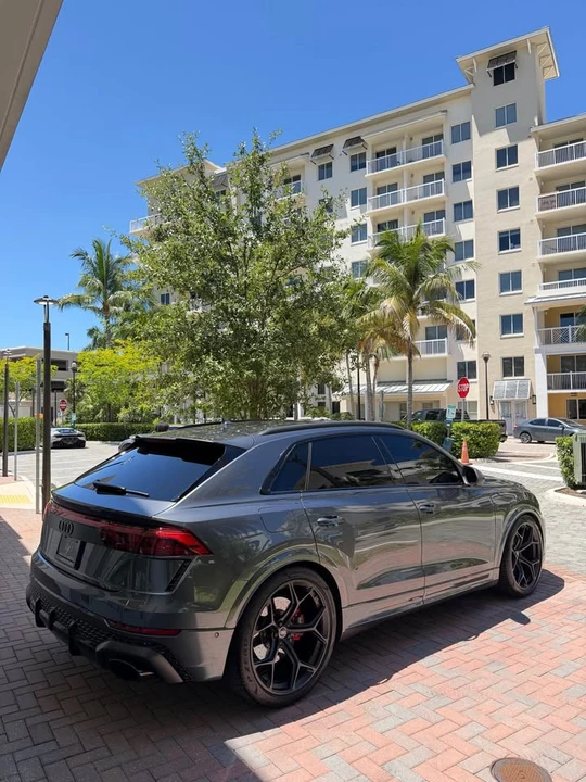2025 Audi RS Q8 Performance - Image 3 of 8