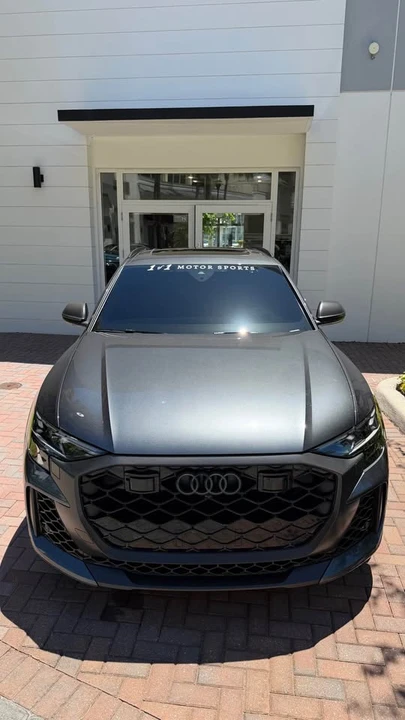 2025 Audi RS Q8 Performance - Image 5 of 8