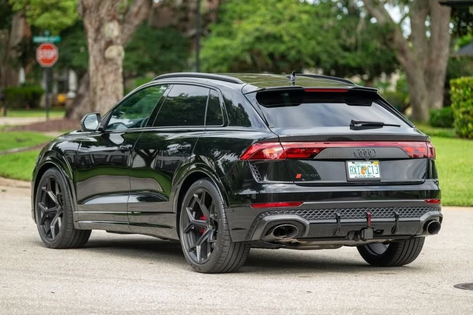 2025 Audi RS Q8 Performance - Image 5 of 6