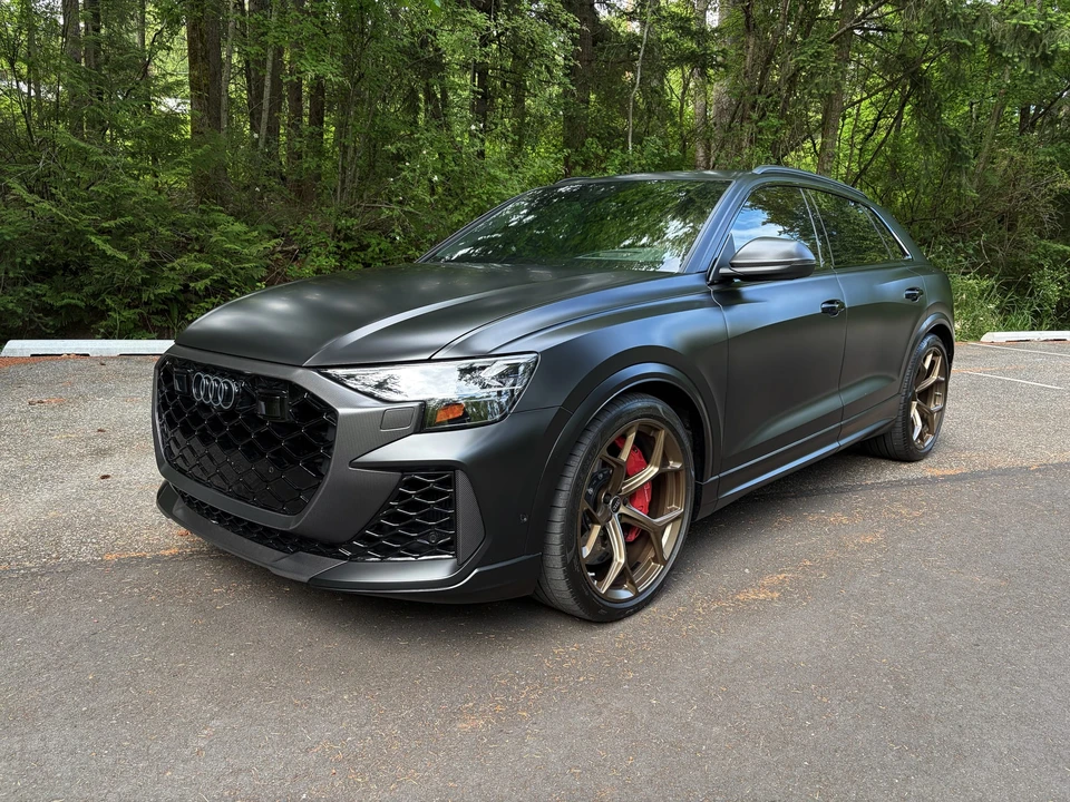 2025 Audi RS Q8 Performance - Image 3 of 31