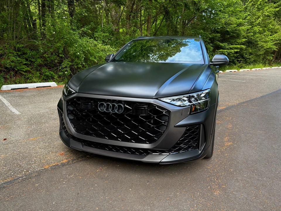 2025 Audi RS Q8 Performance - Image 4 of 31