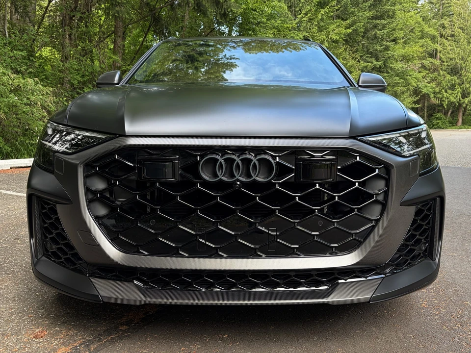 2025 Audi RS Q8 Performance - Image 6 of 31