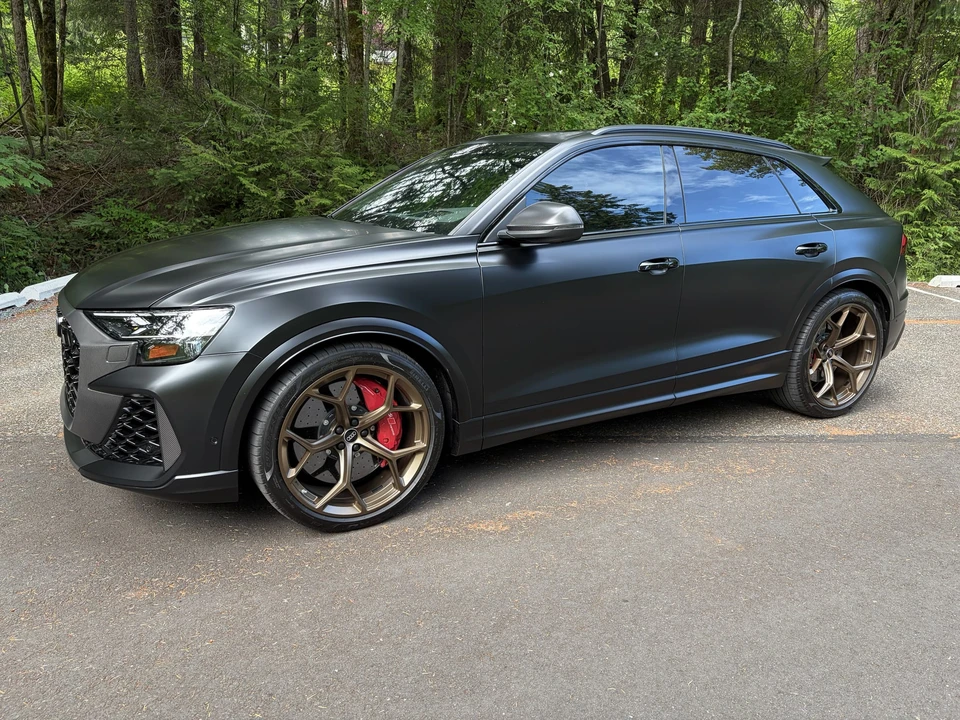 2025 Audi RS Q8 Performance - Image 23 of 31