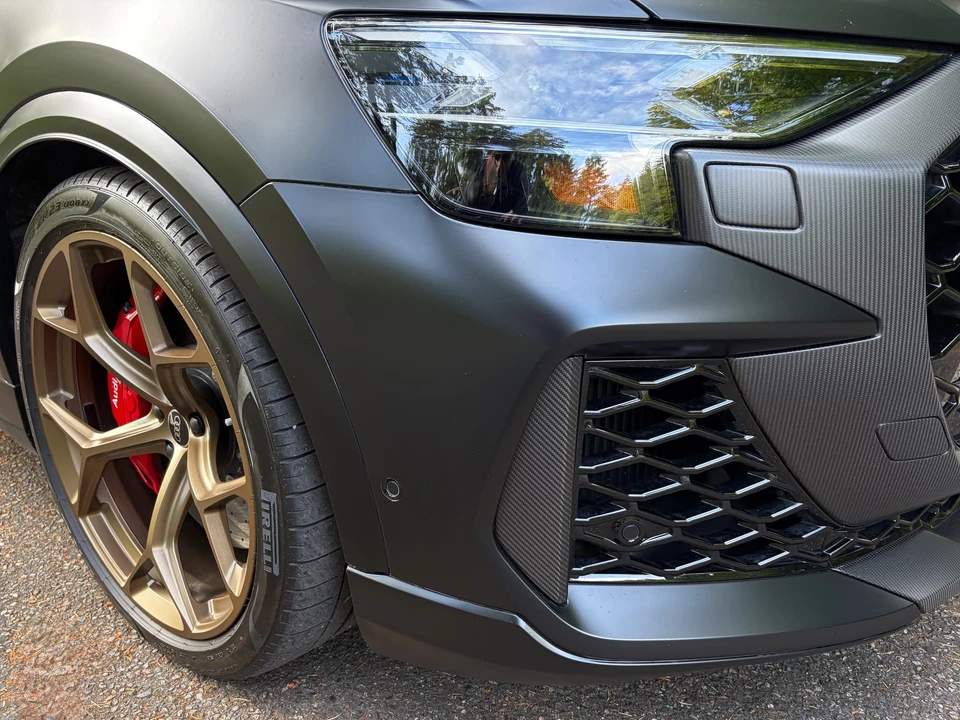 2025 Audi RS Q8 Performance - Image 27 of 31