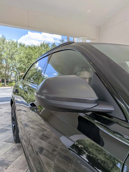 2025 Audi RS Q8 Performance - Image 11 of 31
