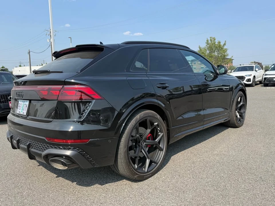 2025 Audi RS Q8 Performance - Image 7 of 17