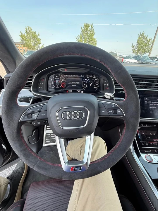 2025 Audi RS Q8 Performance - Image 13 of 17