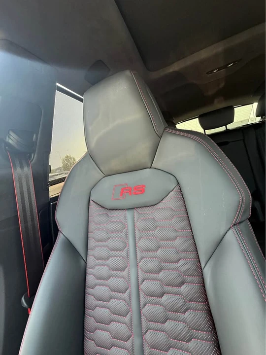 2025 Audi RS Q8 Performance - Image 15 of 17