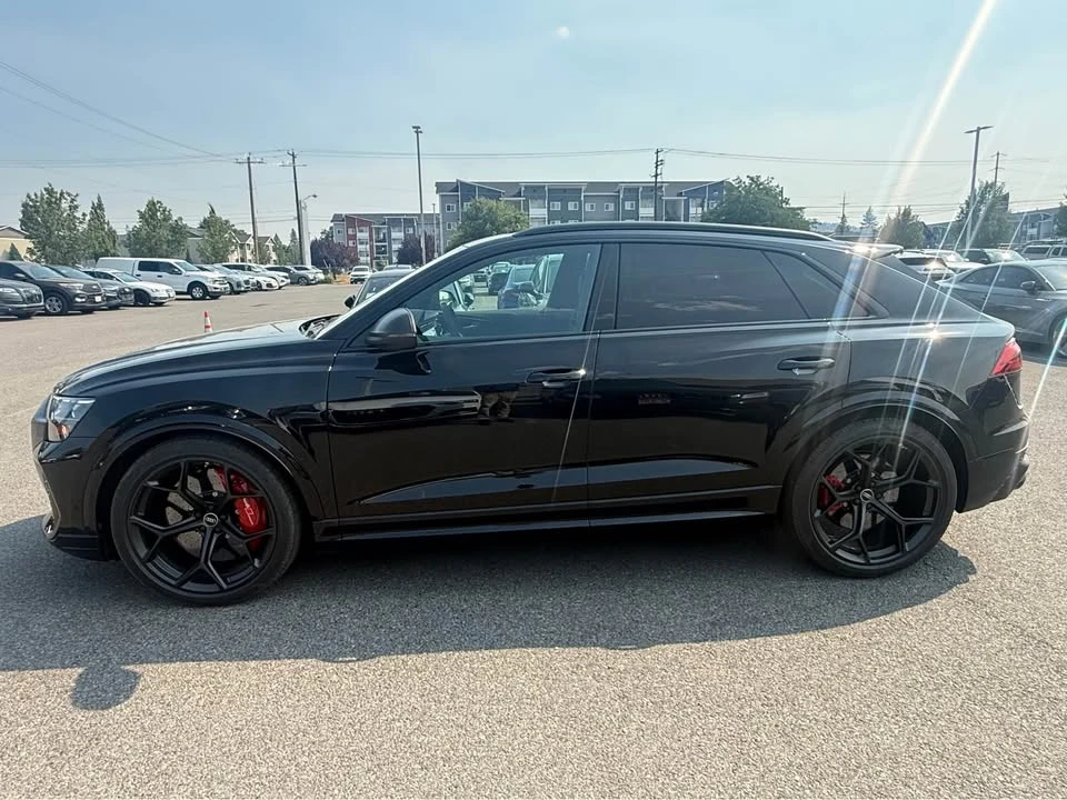 2025 Audi RS Q8 Performance - Image 3 of 17