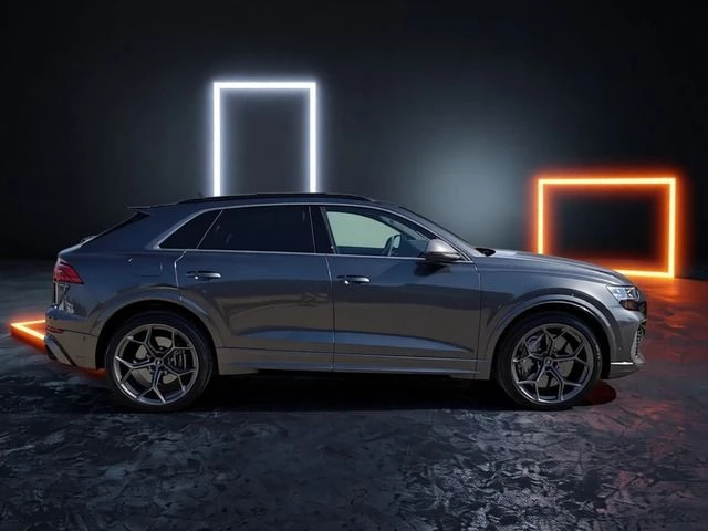 2025 Audi RS Q8 Performance - Image 9 of 20