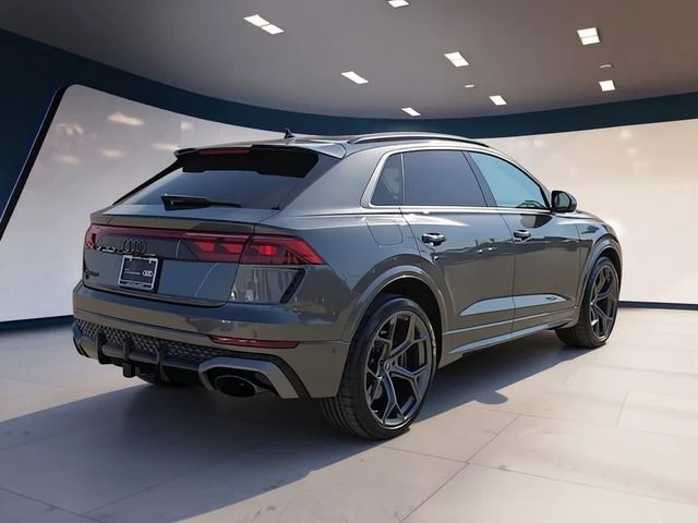2025 Audi RS Q8 Performance - Image 8 of 20