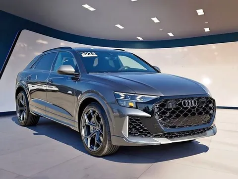 2025 Audi RS Q8 SUV Performance