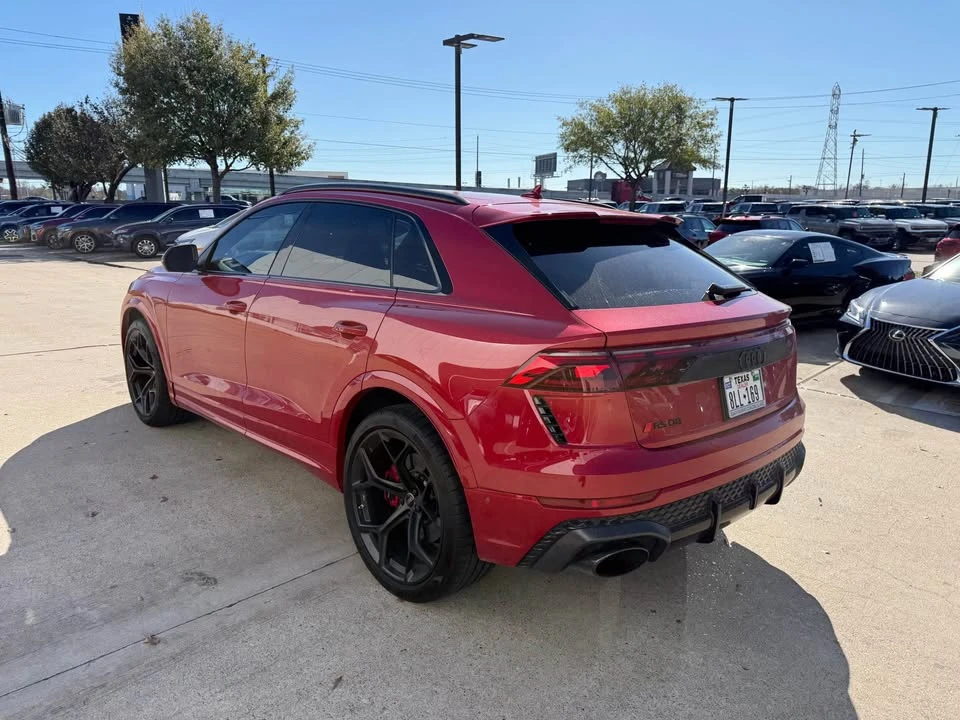 2025 Audi RS Q8 Performance - Image 4 of 8