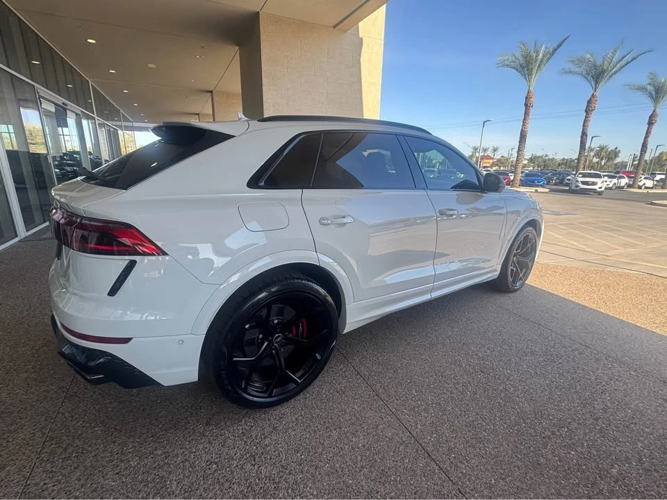 2025 Audi RS Q8 Performance - Image 3 of 13