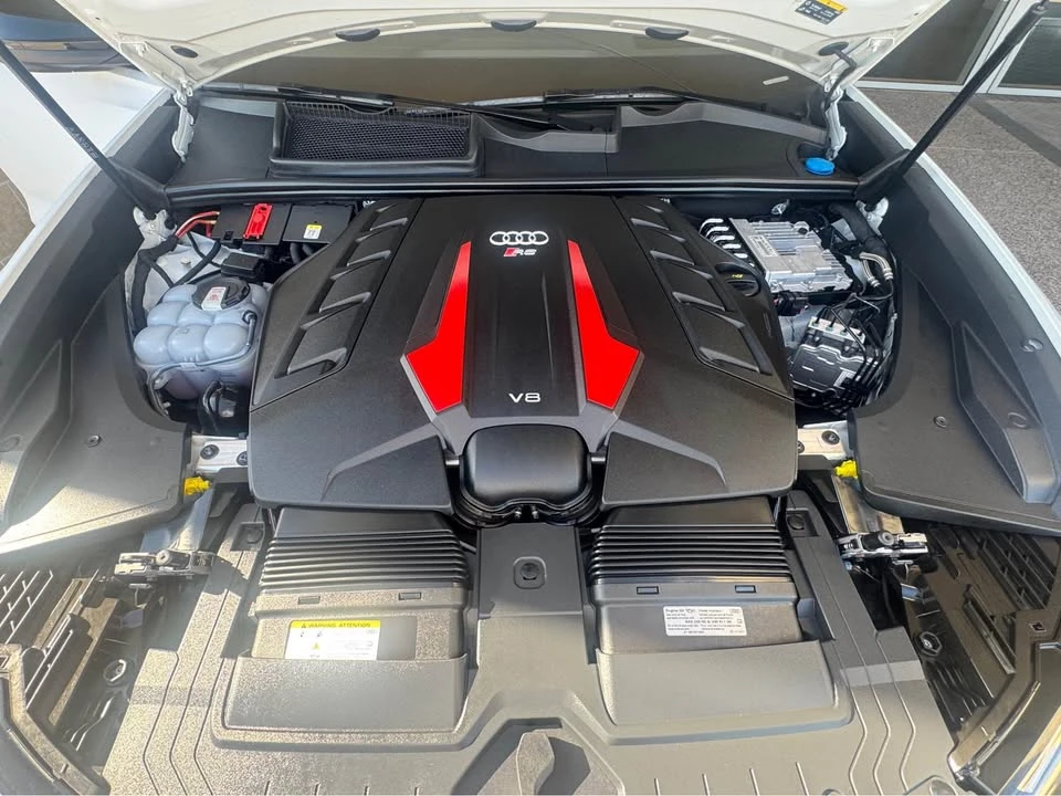 2025 Audi RS Q8 Performance - Image 13 of 13