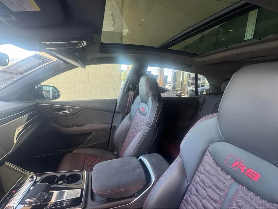 2025 Audi RS Q8 Performance - Image 9 of 13