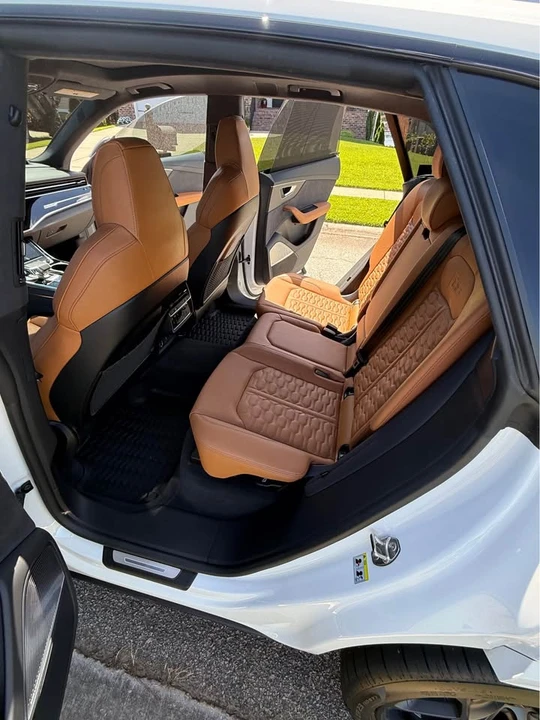 2025 Audi RS Q8 Performance - Image 15 of 20