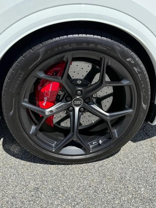 2025 Audi RS Q8 Performance - Image 10 of 20