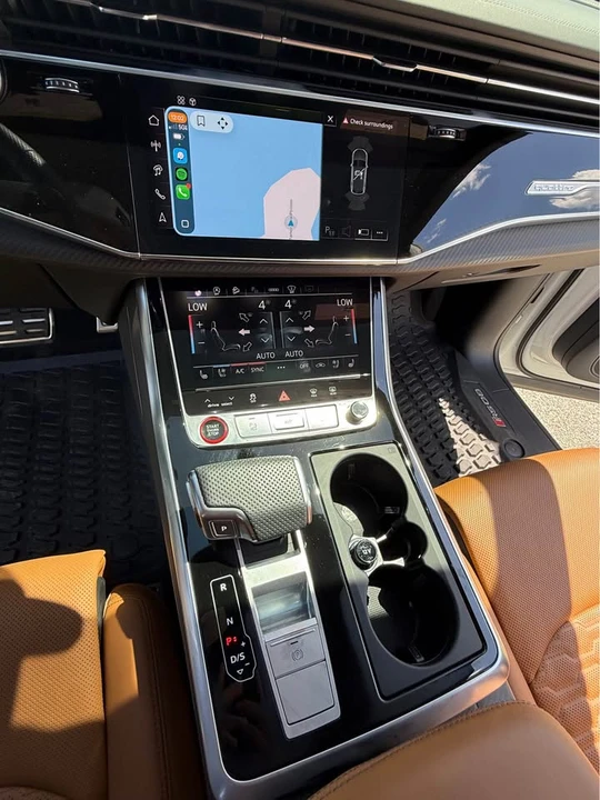 2025 Audi RS Q8 Performance - Image 14 of 20