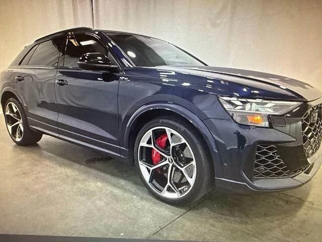 2025 Audi RS Q8 Performance - Image 4 of 8