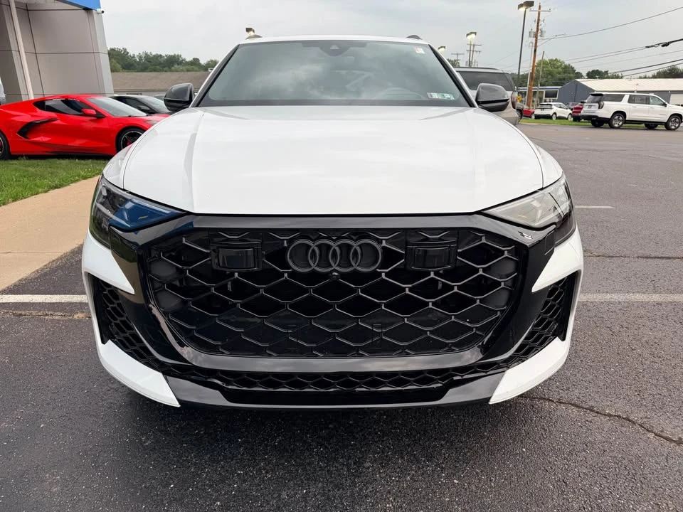 2025 Audi RS Q8 Performance - Image 3 of 14