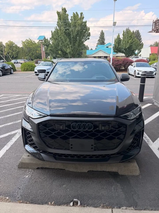 2025 Audi RS Q8 Performance - Image 2 of 4
